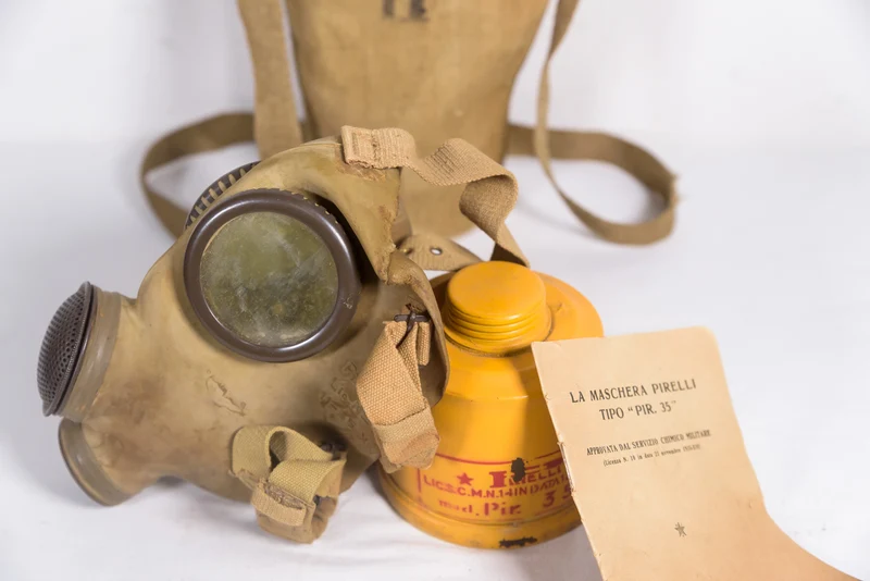 Pirelli-35-Gasmaske
