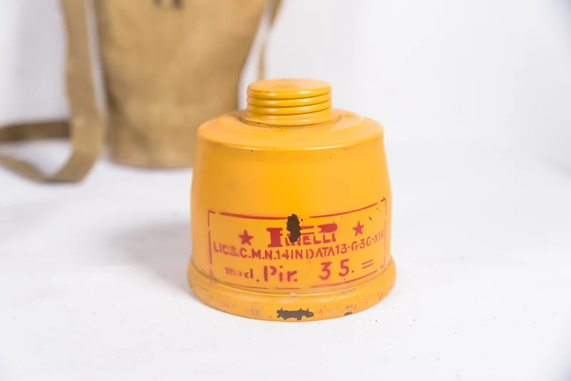 Pirelli-35-Gasmaske
