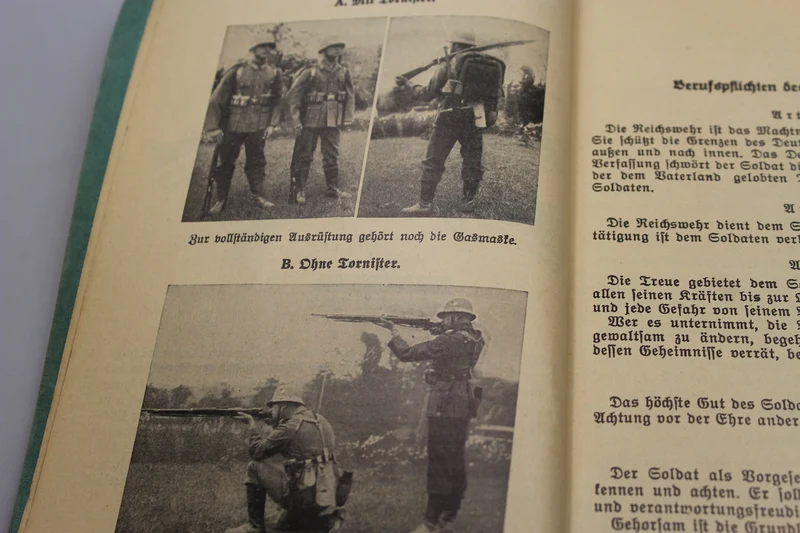 Handbuch „Die Soldatenfibel“.