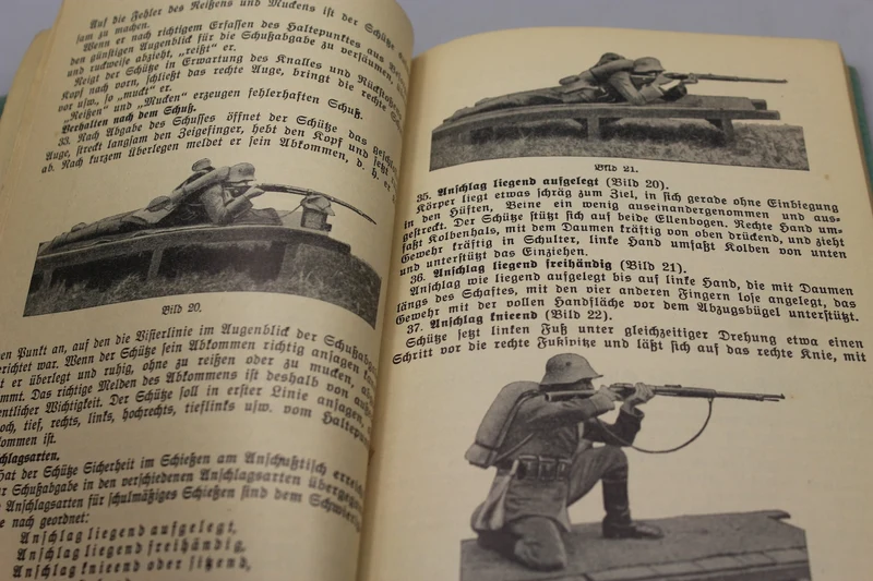 Handbuch „Die Soldatenfibel“.