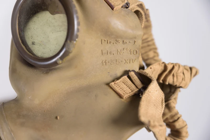 Pirelli 35 -REI WW 2 Gasmaske