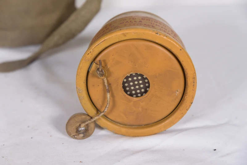 Pirelli 35 -REI WW 2 Gasmaske