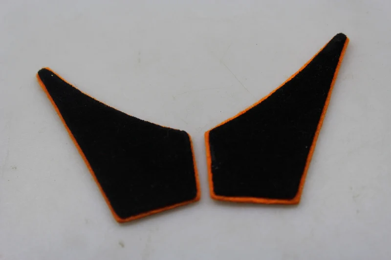 Paar offizielle REI-Insignien aus dem 2. Weltkrieg