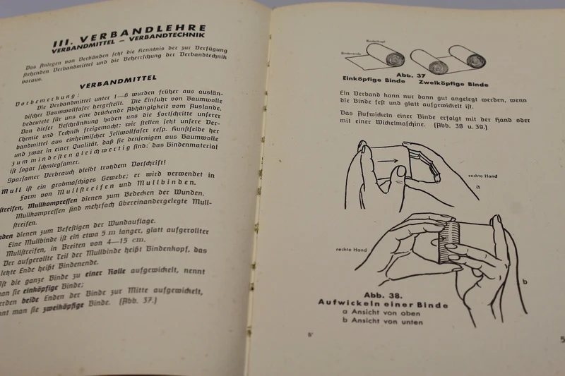 „Amtliches Unterrichtsbuch der Ersten Hilfe“ 1941