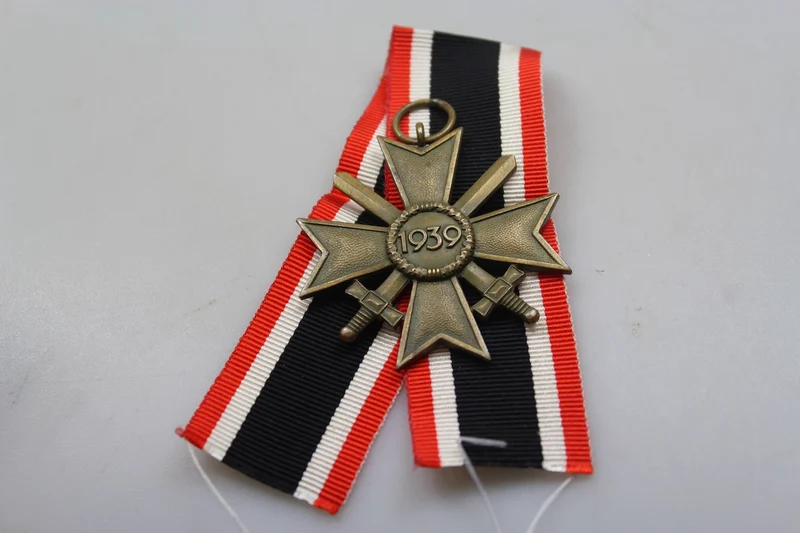 Verdienstkreuz mit Schwertern zweiter Klasse