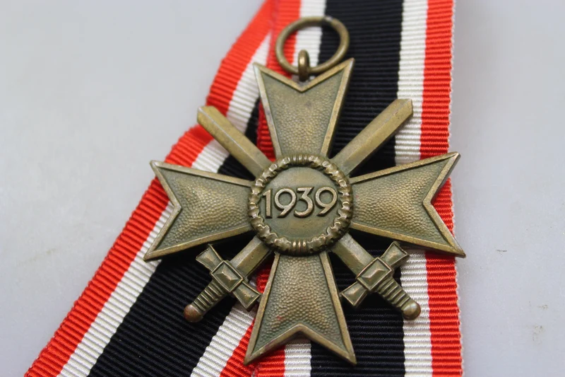 Verdienstkreuz mit Schwertern zweiter Klasse