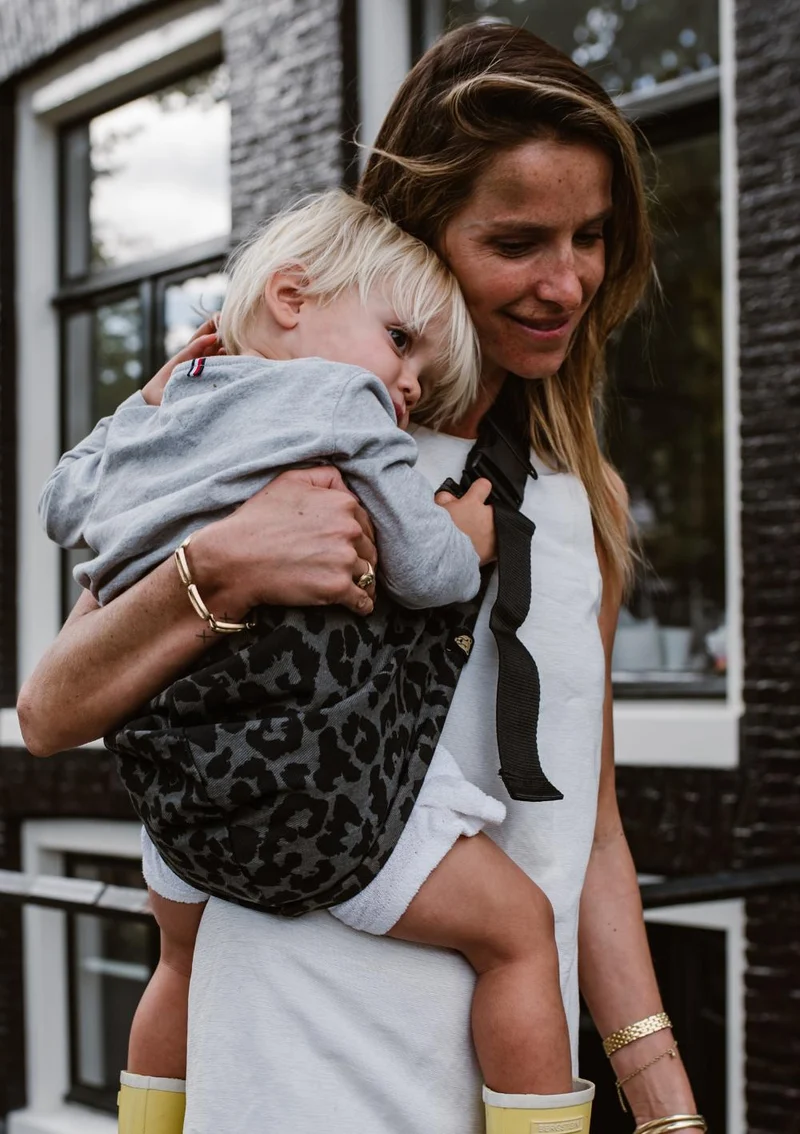 Kleinkindtrage Grey Leopard