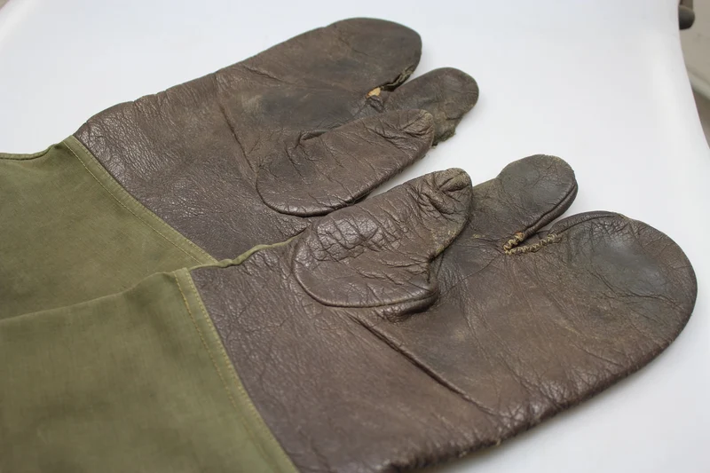 Paar WH WW 2 Motorradhandschuhe