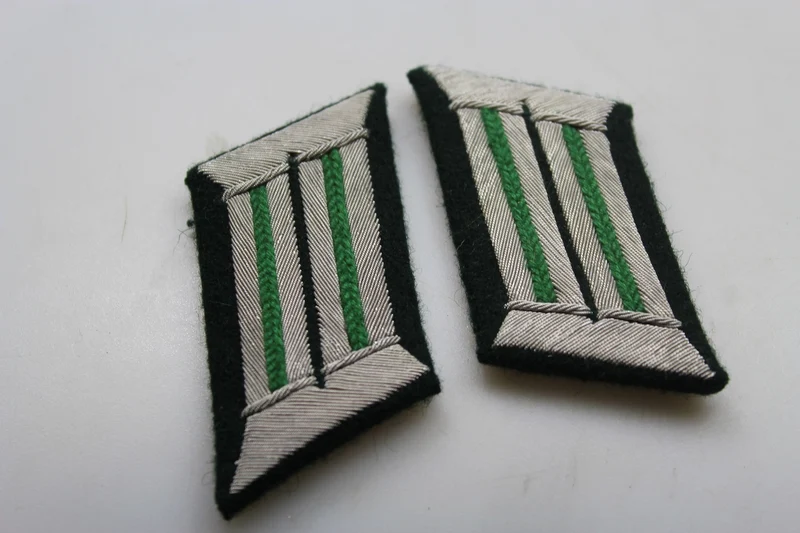 Repro-Paar offizieller GJ WH-Insignien