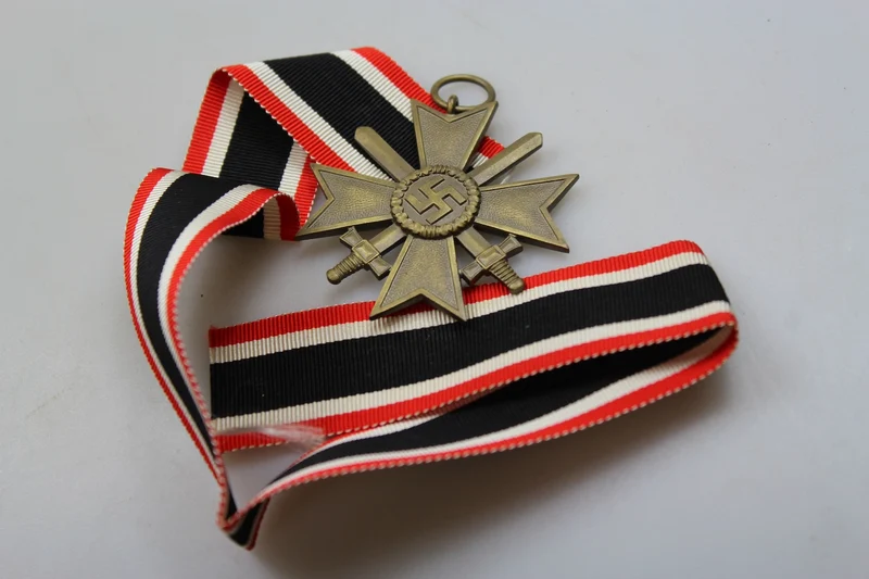 Verdienstkreuz mit Schwertern zweiter Klasse
