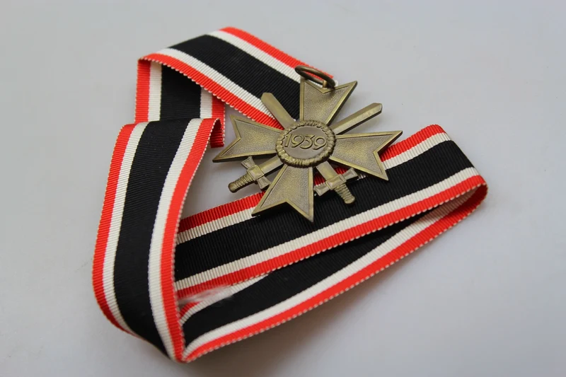 Verdienstkreuz mit Schwertern zweiter Klasse