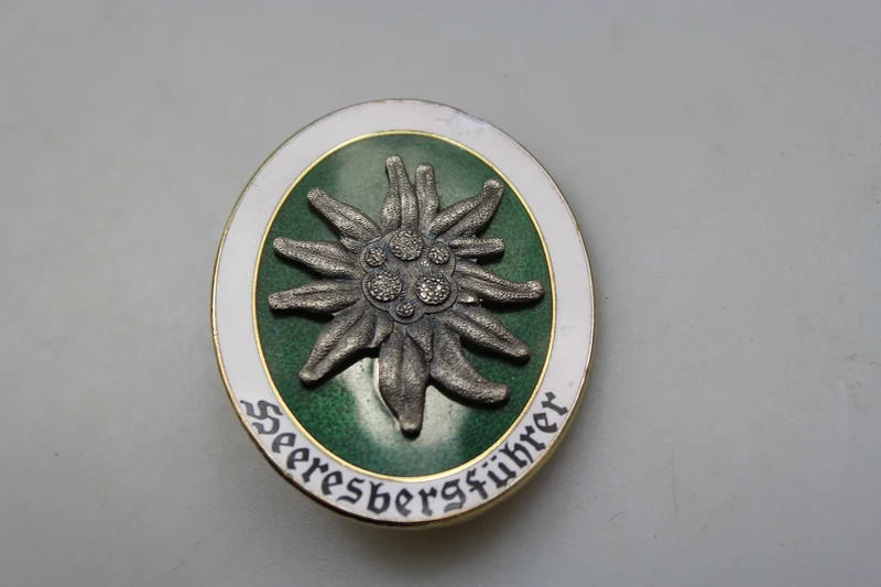 Replik einer Bergführer-Brosche