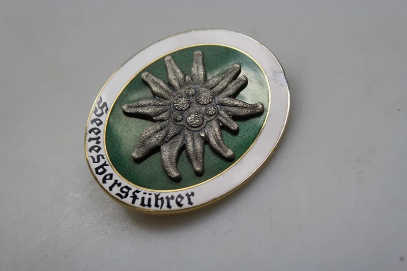 Replik einer Bergführer-Brosche