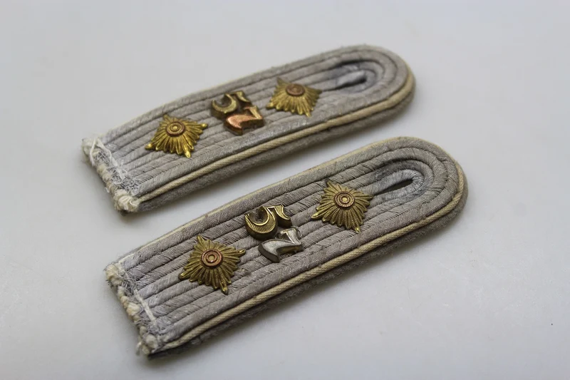 Paar offizielle WH WW 2 Schulterpolster