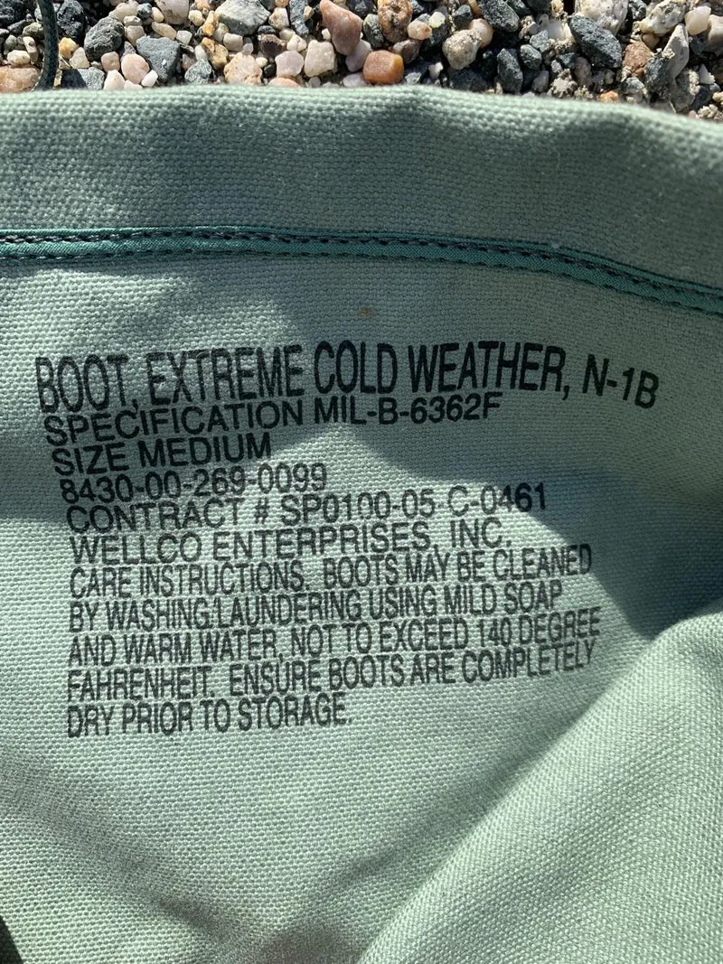 US Army Extreme Cold Weather Boots MUKLUK - Size Medium - EU 40 - 43.5