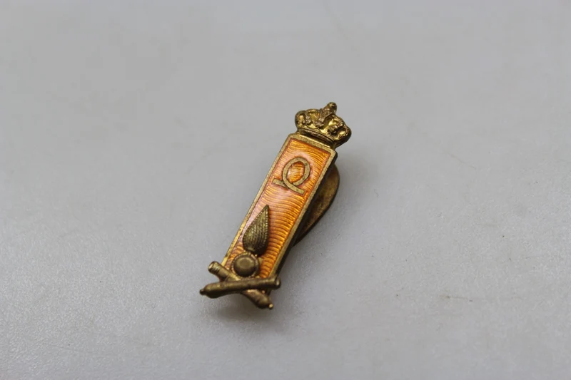 REI WW 2 Artillery Sten Emaille Pin
