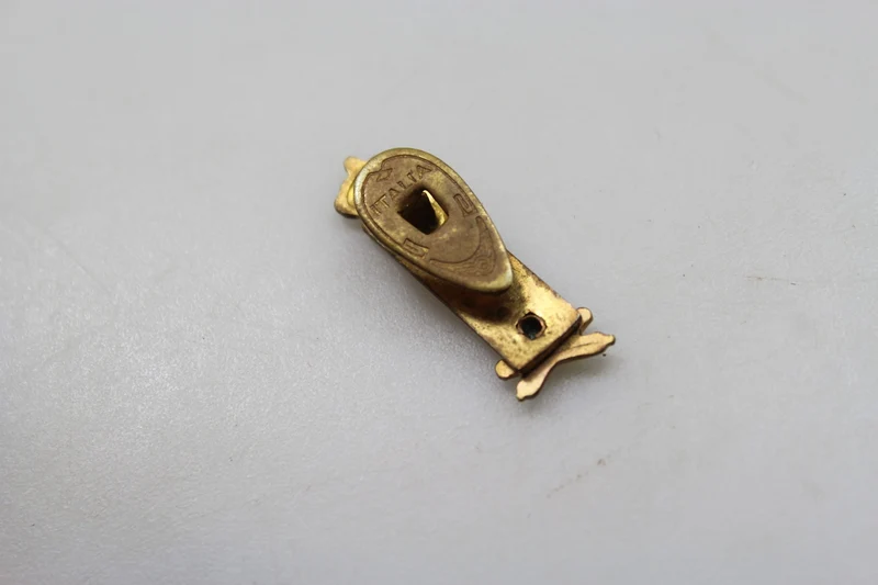 REI WW 2 Artillery Sten Emaille Pin