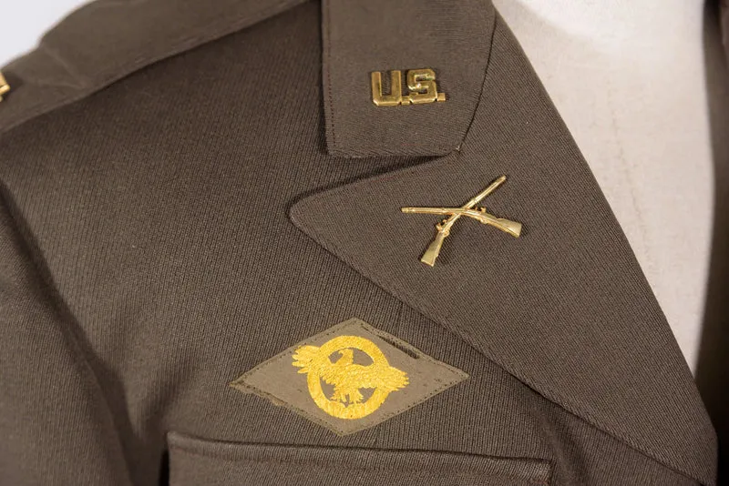 Offizielle verkürzte „Schokoladen“-Jacke der US-Armee