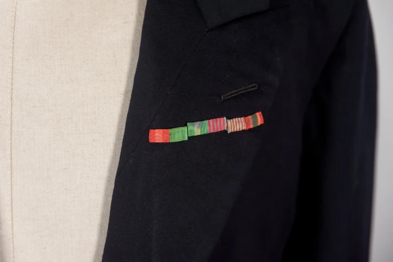 Smoking für Offiziere der Royal Navy aus der Zeit vor dem 2. Weltkrieg