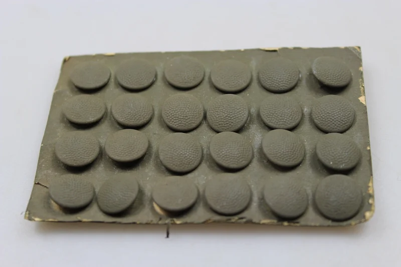 Riesige Nr. 24 14 mm WH WW 2 Knöpfe