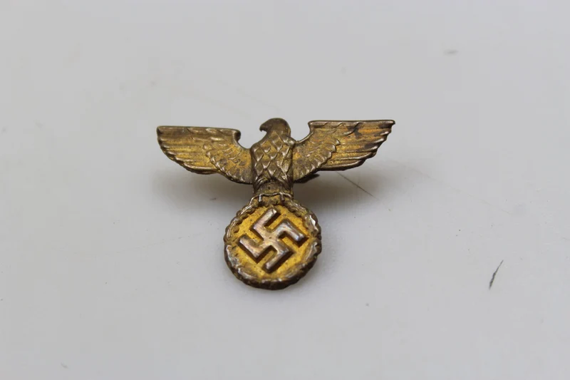 Adlerkopfschmuck der DR 2. WK
