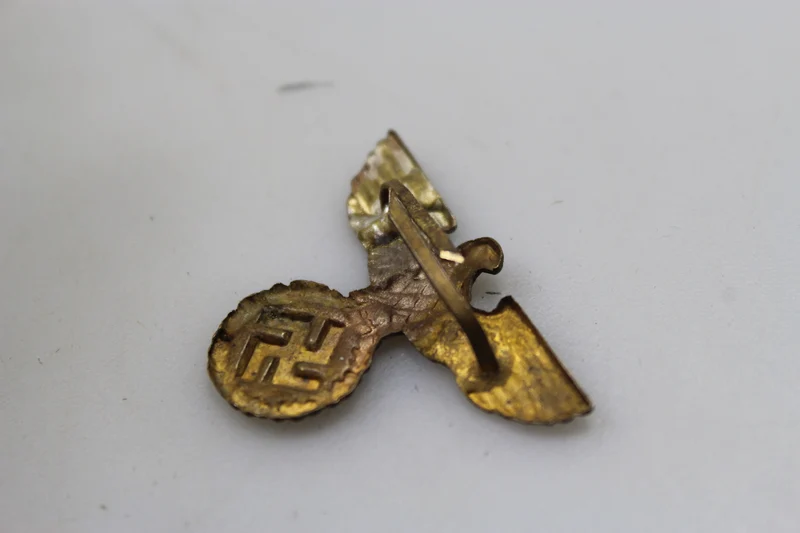 Adlerkopfschmuck der DR 2. WK