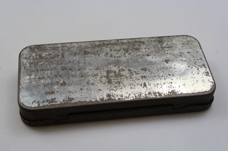 Englische Brillenbox aus dem 2. Weltkrieg