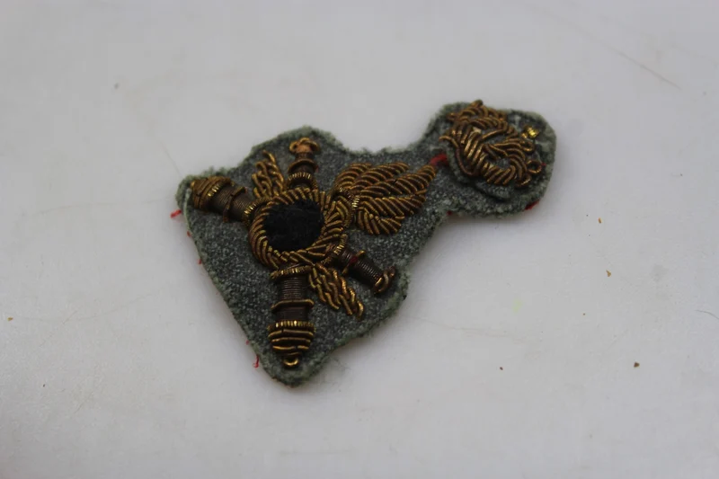 Emblem der REI-Flugabwehrartillerieoffiziersmütze aus dem Zweiten Weltkrieg