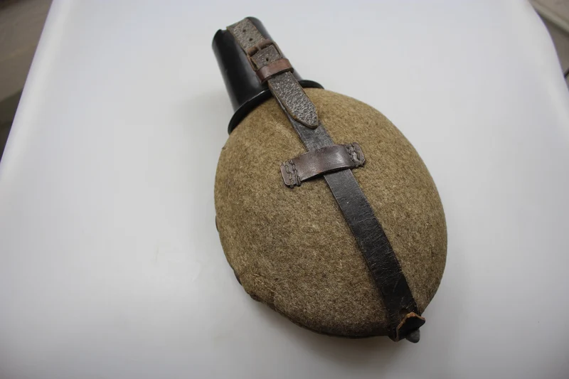 WH WW2 Emaille-Feldflasche