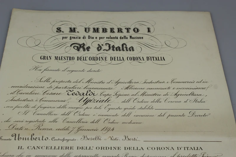 Ritterkreuz der Krone Italiens Umberto I.° mit Schachtel und Urkunde