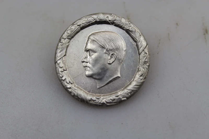 WHW-Abzeichen 1935/36 - Adolf Hitler