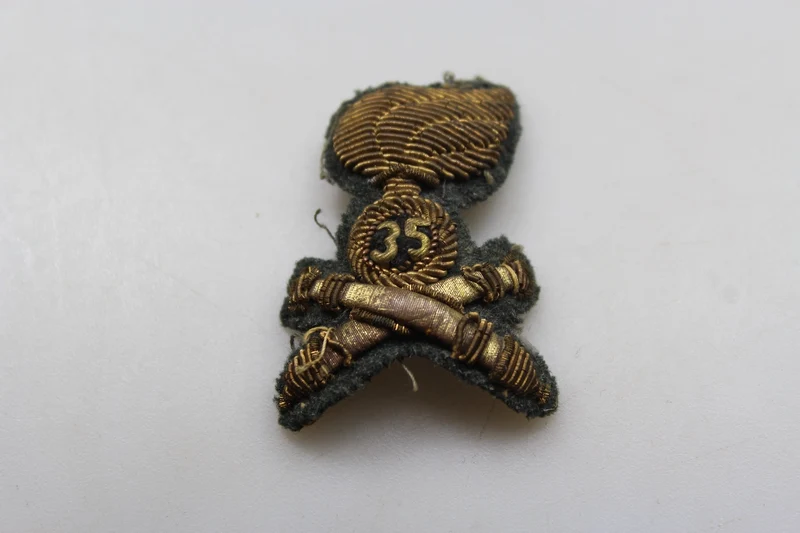 REI WW2 Artillerieoffiziersmütze Emblem