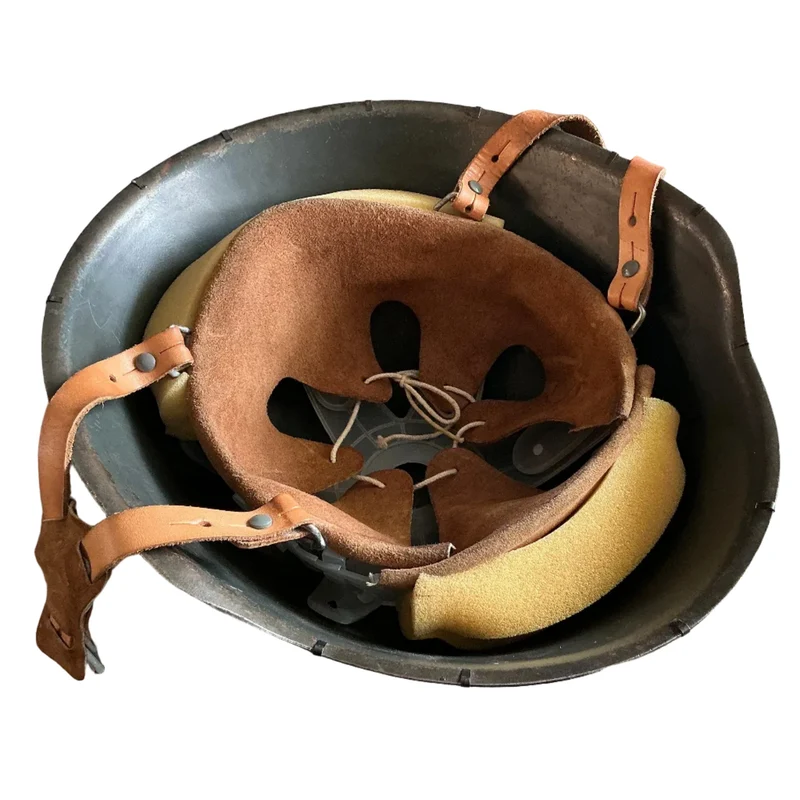 Original NVA Stahlhelm mit Tarnnetz DDR Militärhelm
