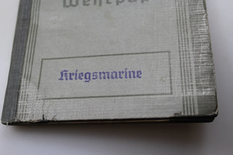Wehrpass Kriegsmarine mit WW1-Kennzeichen