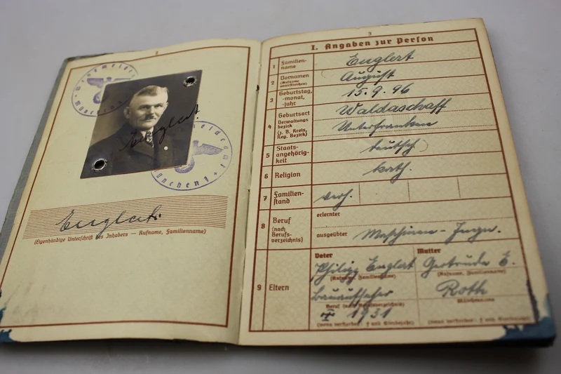 Wehrpass Kriegsmarine mit WW1-Kennzeichen