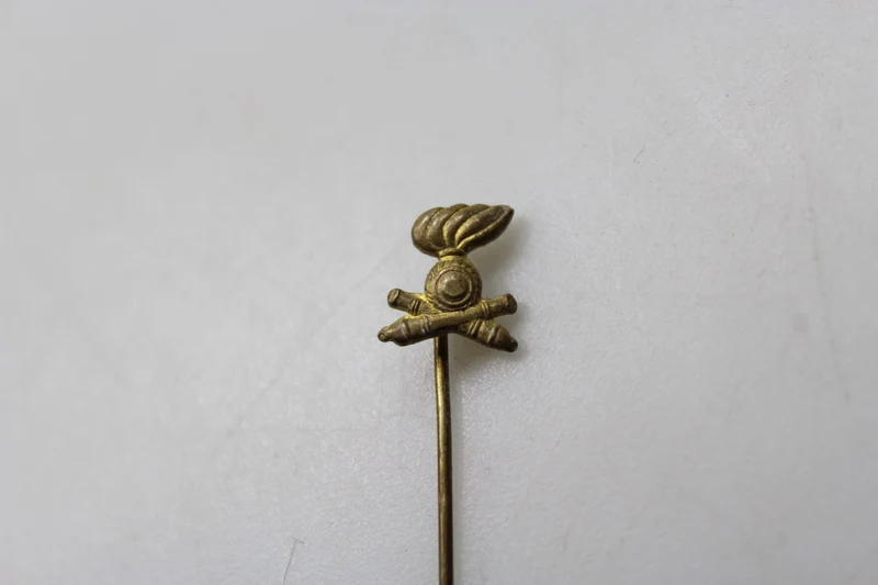 REI Artillerie-Anstecknadel