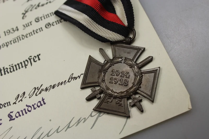 Frontkämpferkreuz 1914/18 mit Urkunde