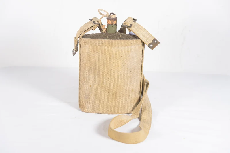 Englische Wasserflasche aus dem 2. Weltkrieg