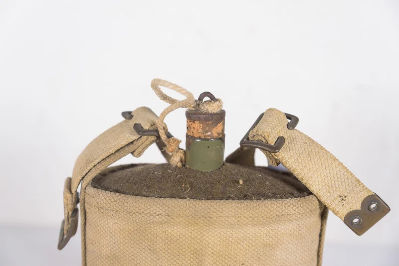 Englische Wasserflasche aus dem 2. Weltkrieg