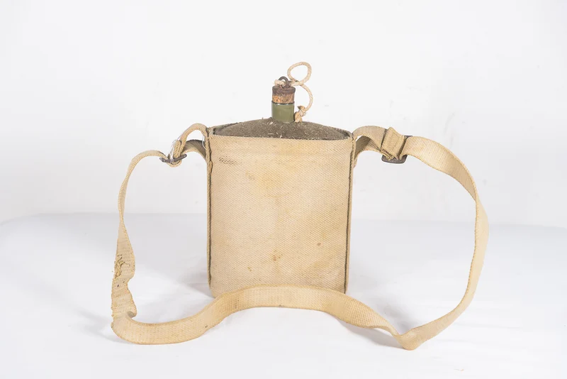Englische Wasserflasche aus dem 2. Weltkrieg