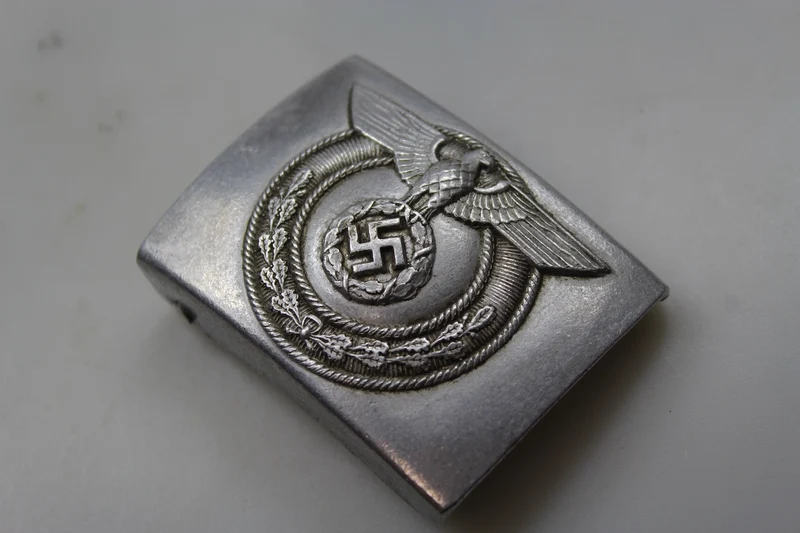 Aluminiumschnalle der Wehrmannschaften aus dem Zweiten Weltkrieg