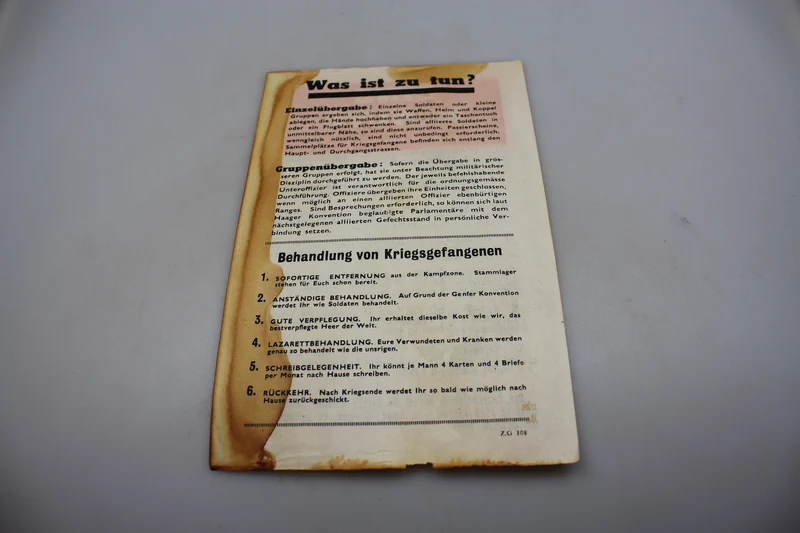 Propaganda-Flugblatt der Alliierten "abgefeuert" im Zweiten Weltkrieg