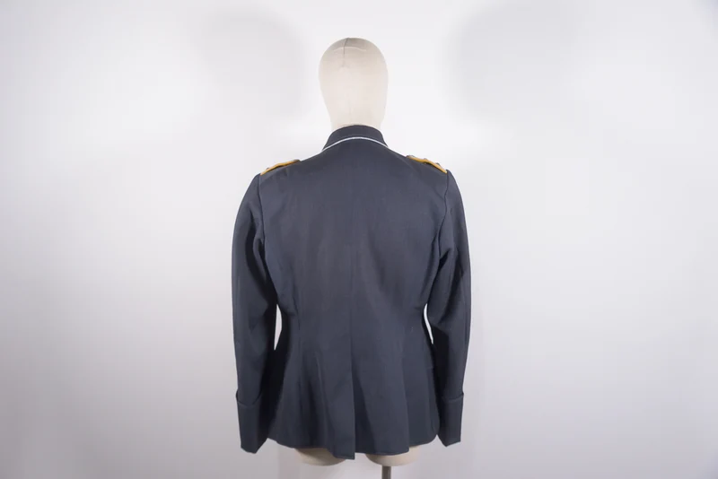 Dienstjacke eines Luftwaffenkapitäns für Flugpersonal/Fallschirmjäger im Zweiten Weltkrieg