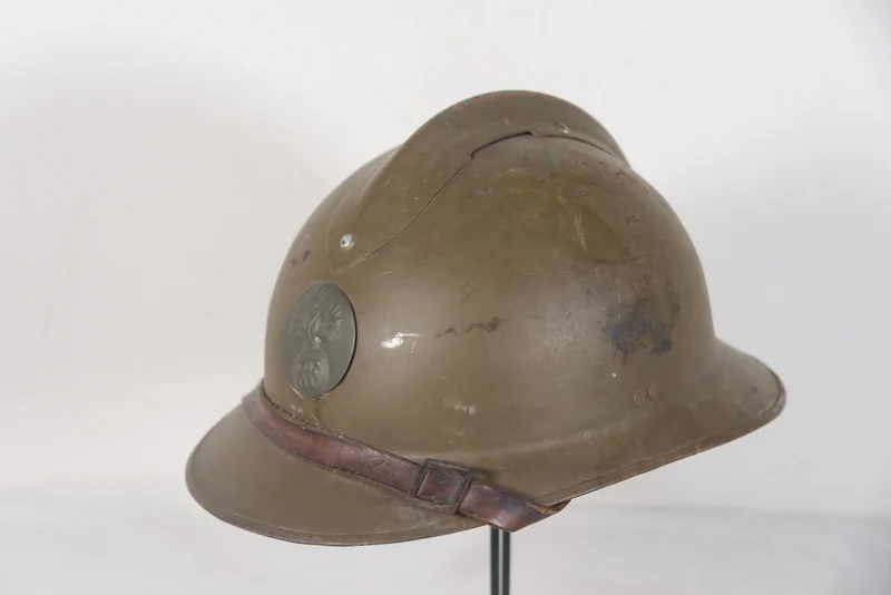 Adrian M.26 Französischer Helm aus dem 2. Weltkrieg