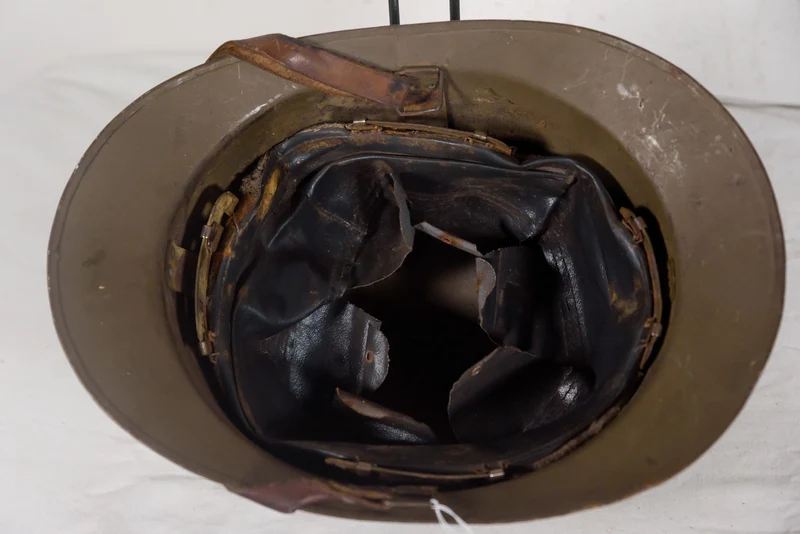 Adrian M.26 Französischer Helm aus dem 2. Weltkrieg