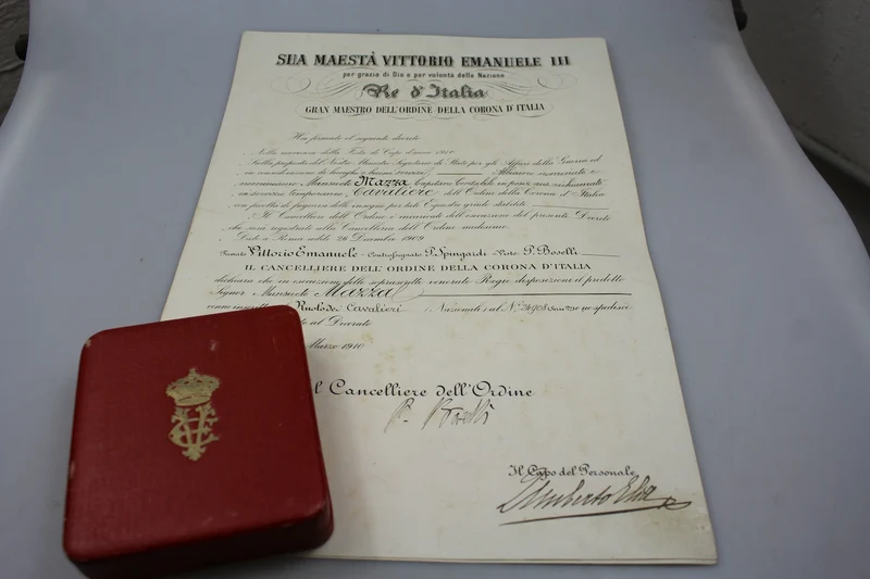 Ritterkreuz des Ordens der Krone von Italien mit Schachtel, Urkunde und Miniatur