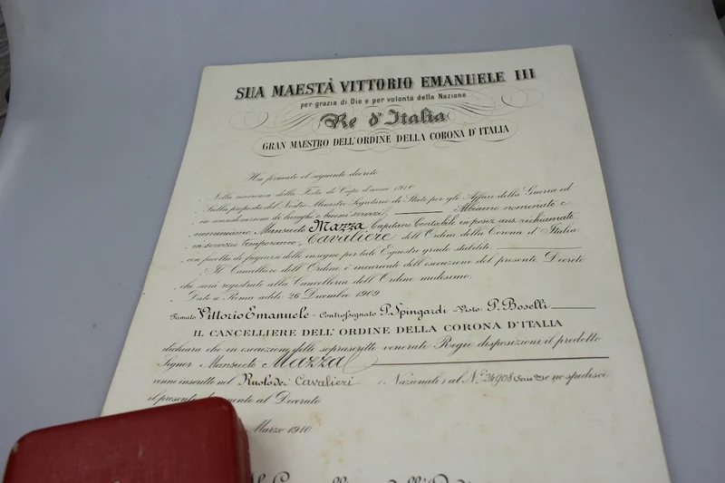 Ritterkreuz des Ordens der Krone von Italien mit Schachtel, Urkunde und Miniatur