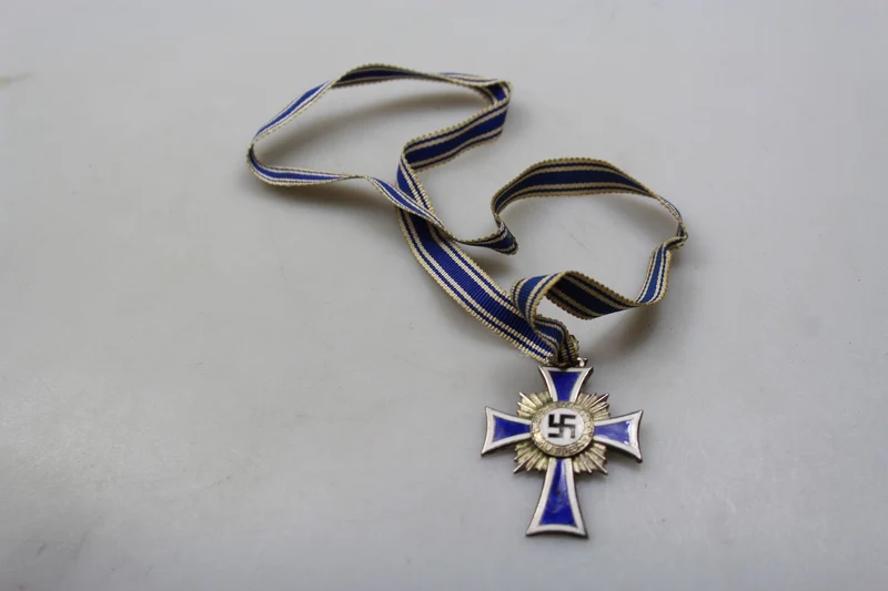 Mutterkreuz 2. Klasse „Silber“