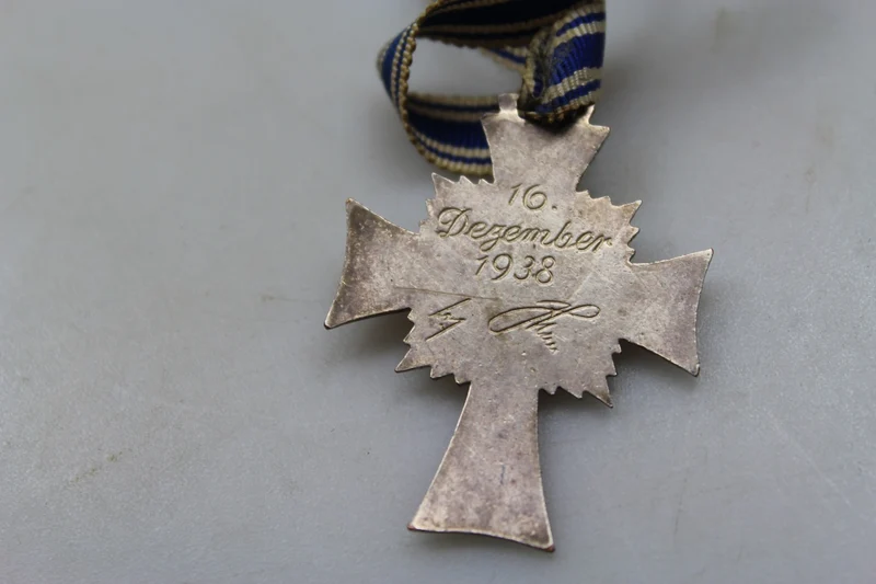 Mutterkreuz 2. Klasse „Silber“