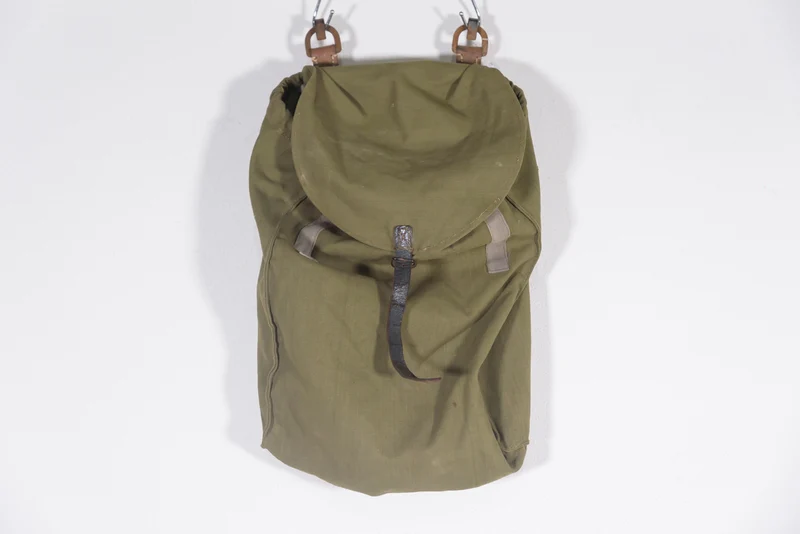 Spätkriegs-Rucksack „Artillerie“ aus dem 2. Weltkrieg
